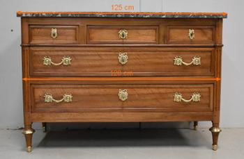 Commode en Noyer, époque Louis XVI – 2eme partie XVIIIe