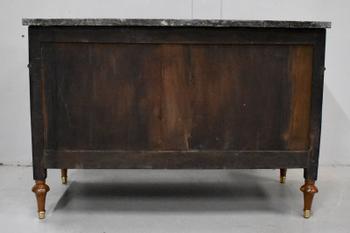 Commode en Noyer, époque Louis XVI – 2eme partie XVIIIe