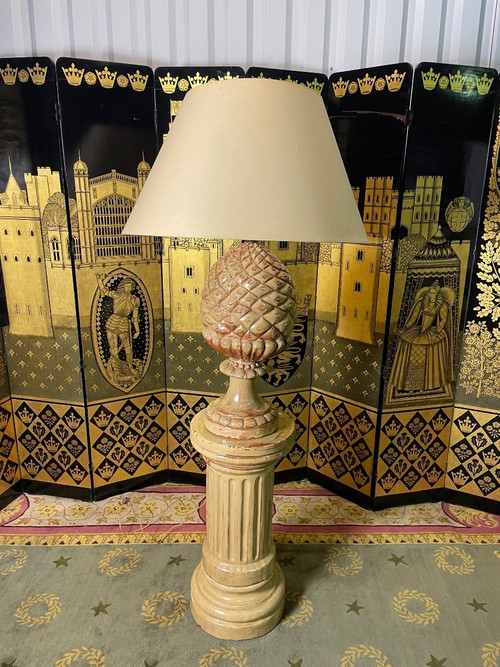 Pineapple lamp in terracotta on fluted column