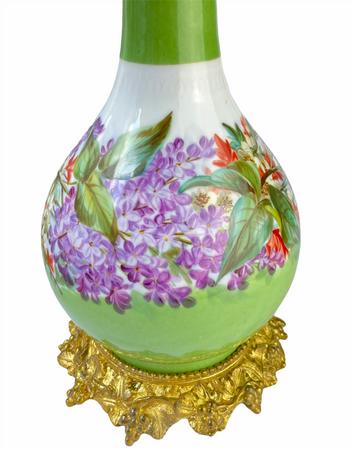 Lampe Napoléon III en porcelaine monture en bronze doré à décor de fleurs de lilas