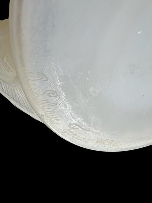 VASE "PLUME N°944 MODÈLE CRÉE EN 1920 SIGNÉ RENÉ LALIQUE FRANCE VERRE OPALESCENT