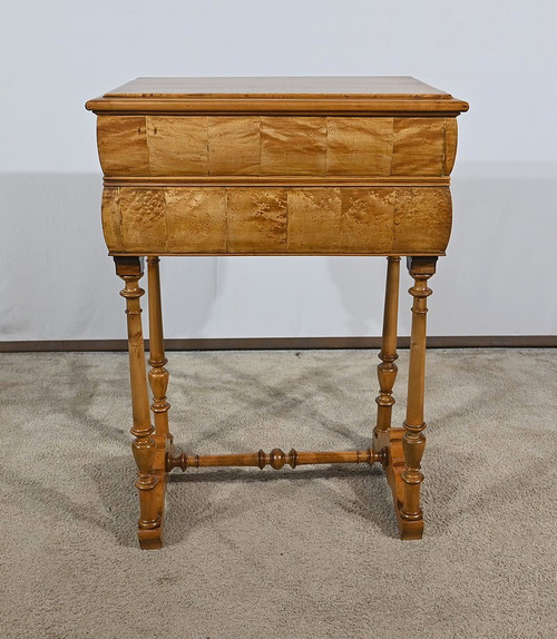 Rare Petite Table Chiffonnière en moucheté d’Amboine et Merisier, époque Louis Philippe – 2ème parti