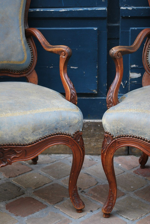 Pair Of Queen Flat Back Armchairs In Nogaret Walnut In Lyon