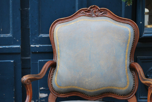 Pair Of Queen Flat Back Armchairs In Nogaret Walnut In Lyon