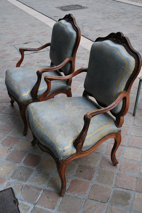 Pair Of Queen Flat Back Armchairs In Nogaret Walnut In Lyon