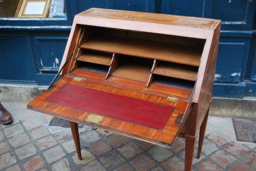 Louis XVI period inlaid sloping desk