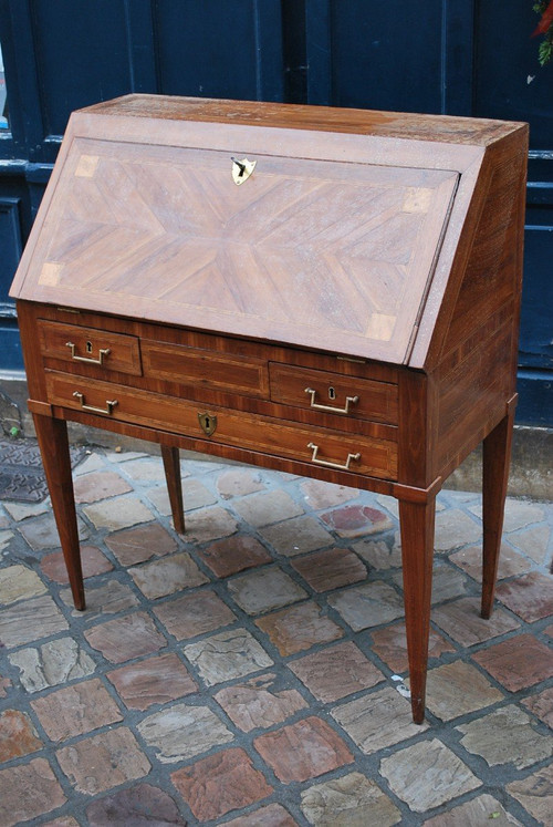 Louis XVI period inlaid sloping desk