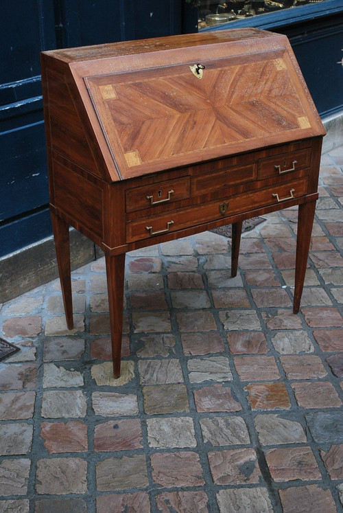 Louis XVI period inlaid sloping desk