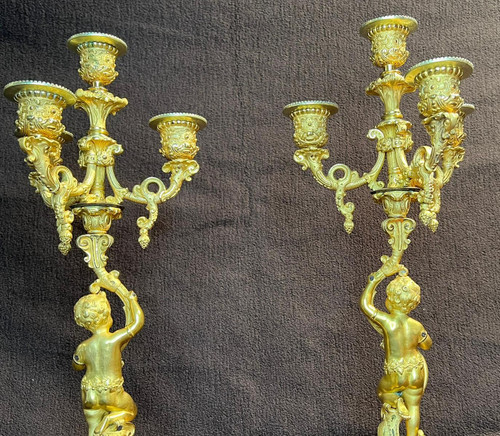 Paire De Candélabres En Bronze Doré Aux Puttis, 19th Century