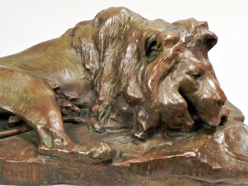 Josuë DUPON (1864-1935) Lion couché Bronze (vers 1908) 