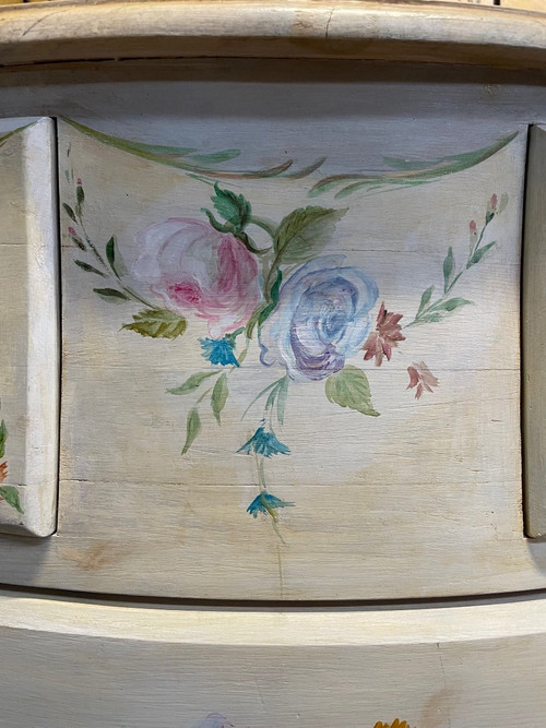 Louis XV style painted chest of drawers