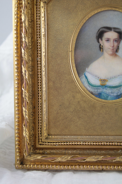 Painted miniature of Louise Besnard (1816-1879) and gilded bronze frame Picart