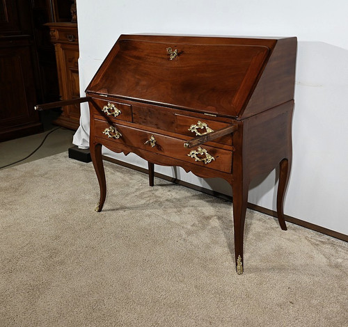 Small Port Desk in Cuban Mahogany, Louis XV – 18th Century