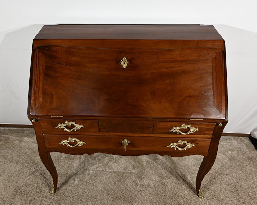 Small Port Desk in Cuban Mahogany, Louis XV – 18th Century