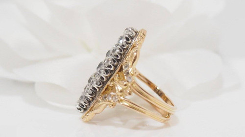 Marquise ring in yellow gold and diamonds