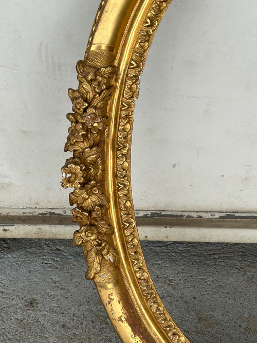 Important Oval Frame In Golden Wood From The Regency Period - 18th Century