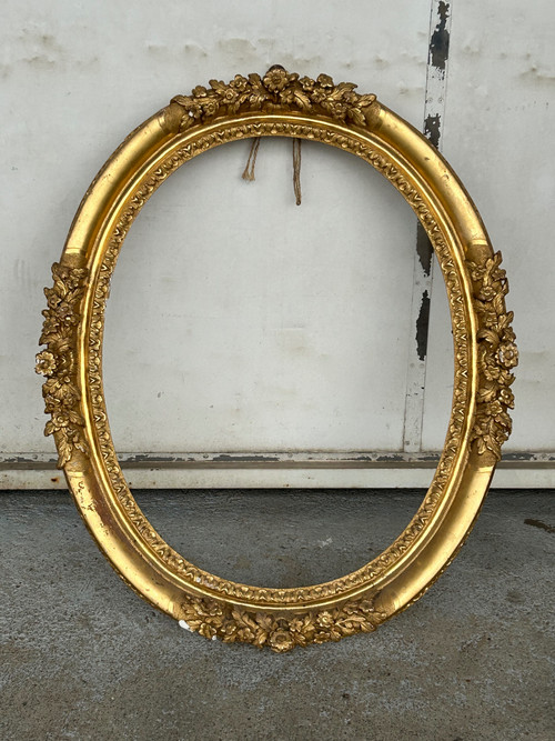 Important Oval Frame In Golden Wood From The Regency Period - 18th Century