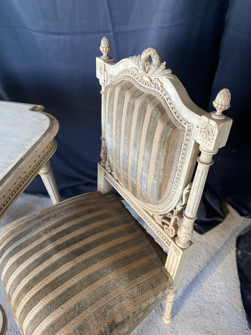 Napoleon III pedestal table and chairs set dating from the 19th century