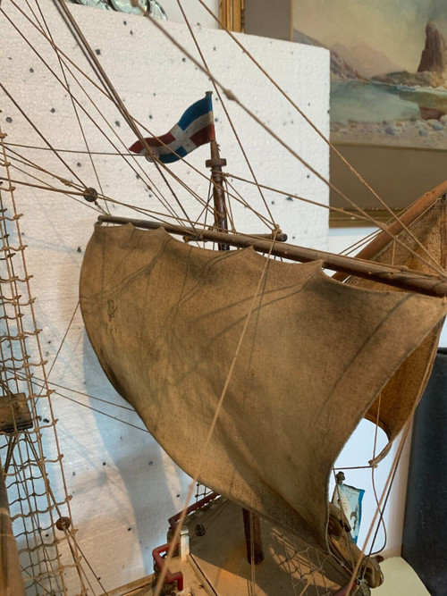 Old model of a 20th century sea pirate ship