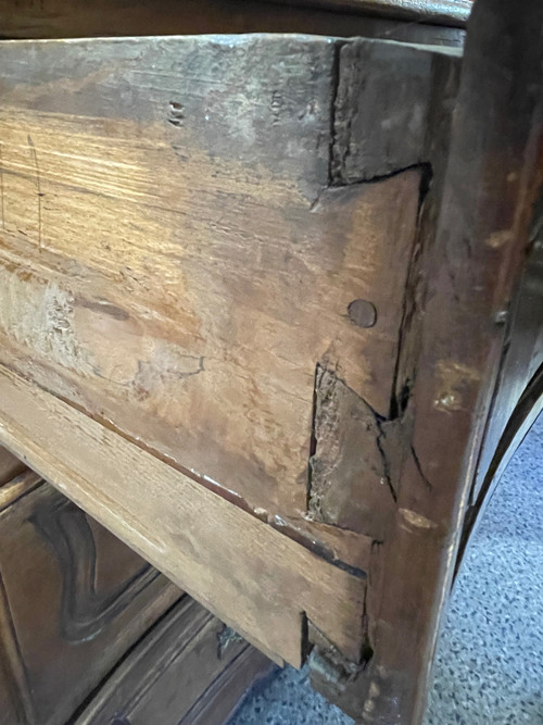 Louis XV chest of drawers