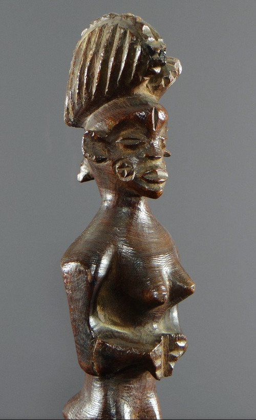 Angola, Peuple Lwena, Premier Tiers Du XXème Siècle, Statue Personnage Féminin En Bois Dur. 