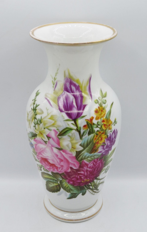 Vase en porcelaine, époque Restauration.  