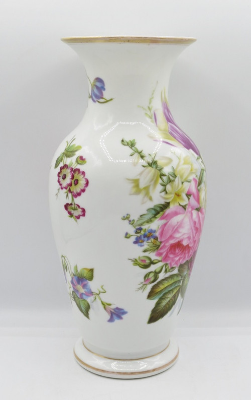 Vase en porcelaine, époque Restauration.  