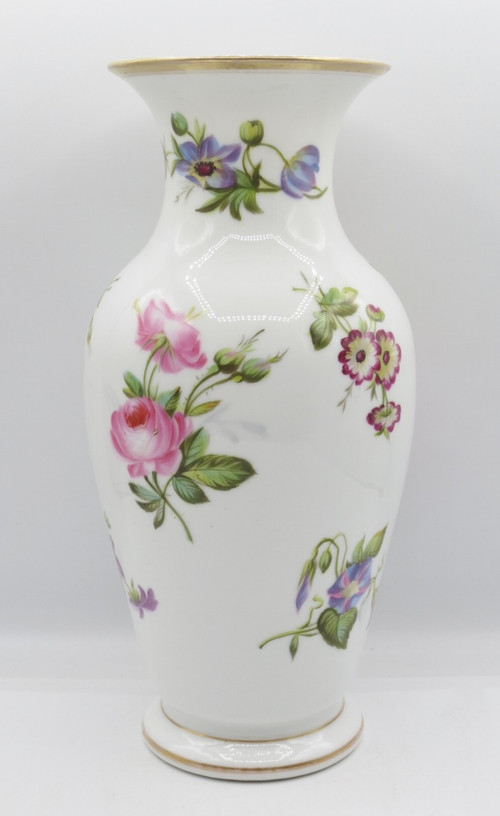 Vase en porcelaine, époque Restauration.  