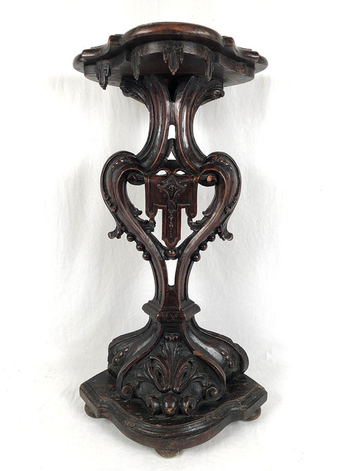 Richly carved walnut sellette, 18th century