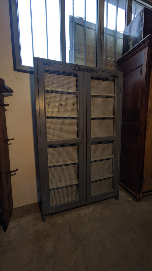 Armoire "Olivetti" du milieu des années 1900