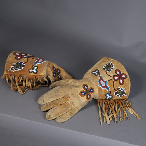 Pair of Native American Gloves - North America