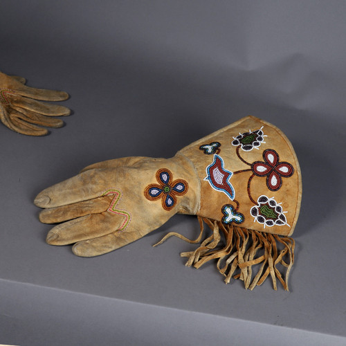 Pair of Native American Gloves - North America