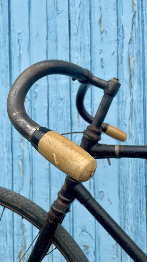 Antique Belle Époque Bicycle (1871 - 1914)