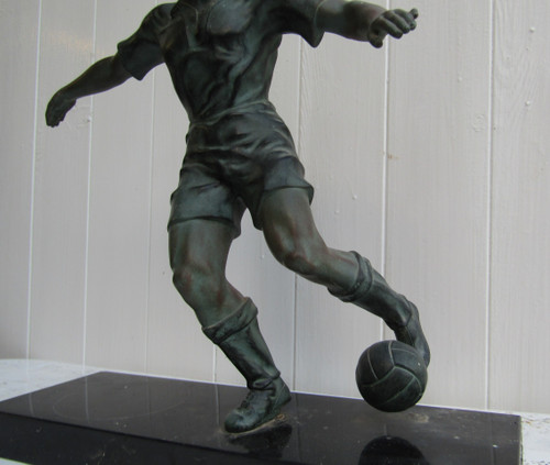 Scultura del calciatore