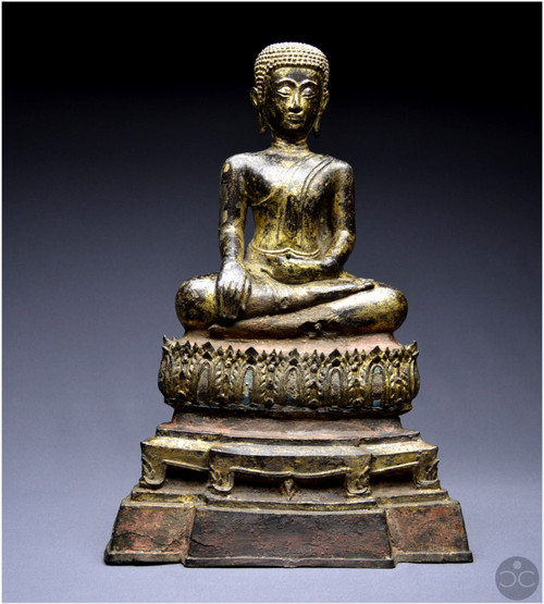 Ancien Royaume de Siam, XVIIIème-XIXème siècle, Grand Bouddha / moine en bronze laqué et doré