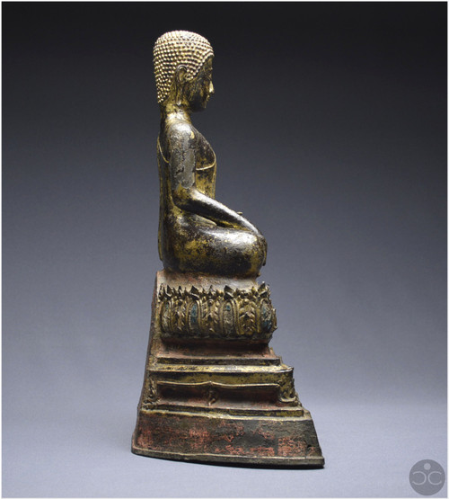 Ancien Royaume de Siam, XVIIIème-XIXème siècle, Grand Bouddha / moine en bronze laqué et doré