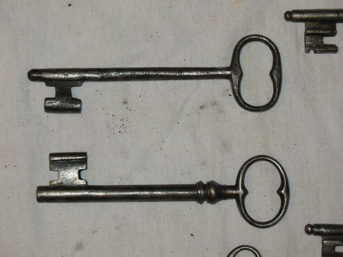 Wrought iron keys from the 16th to 18th century Important collection of 20 pieces