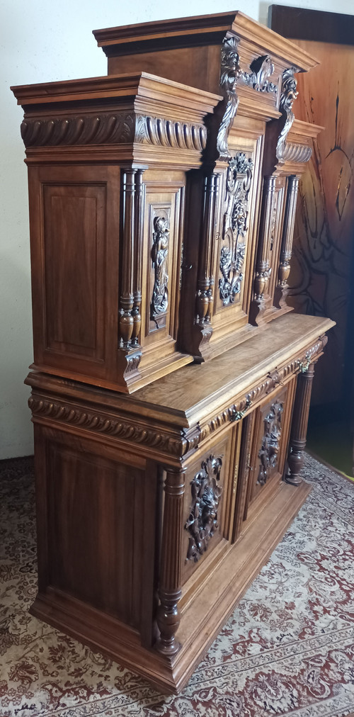 Buffet deux corps Renaissance en noyer