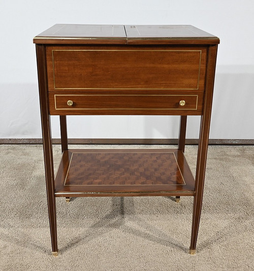 Small Mahogany Living Room Table, Directoire taste – Early 20th century