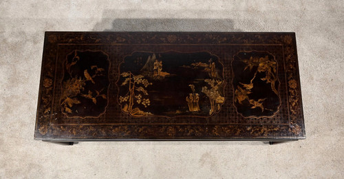 Important Asian Coffee Table – Mid 20th Century