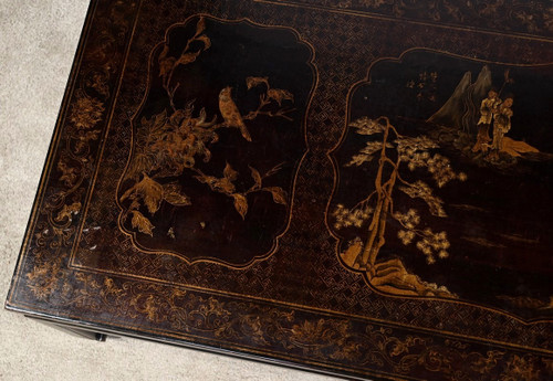 Important Asian Coffee Table – Mid 20th Century