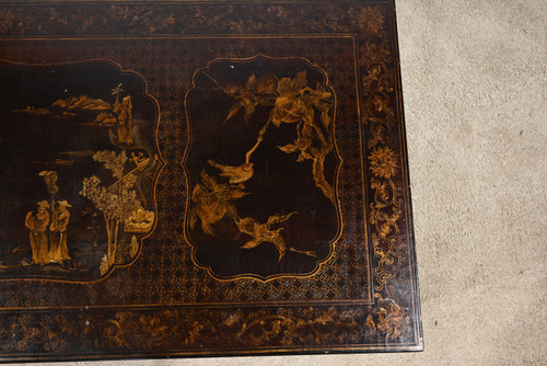 Important Asian Coffee Table – Mid 20th Century