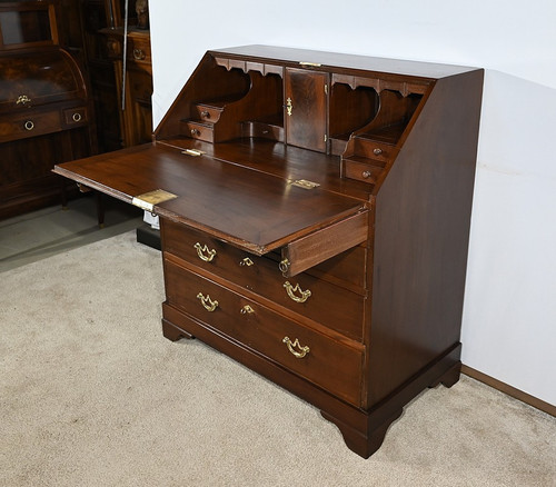 Scribanne chest of drawers in solid mahogany, Georgian period, England – 18th century