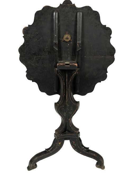 Tilting pedestal table with scrolled top decorated with a painted central medallion, Napoleon III period