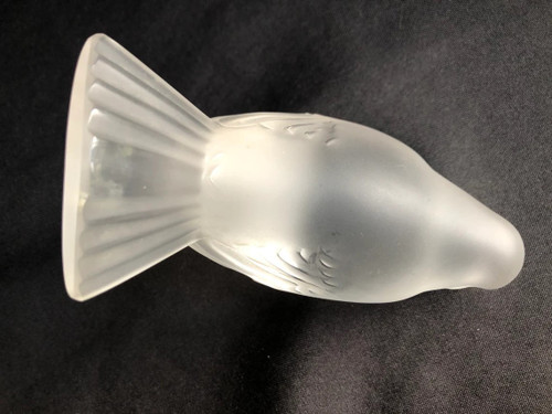 Sparrow in frosted crystal signed Lalique