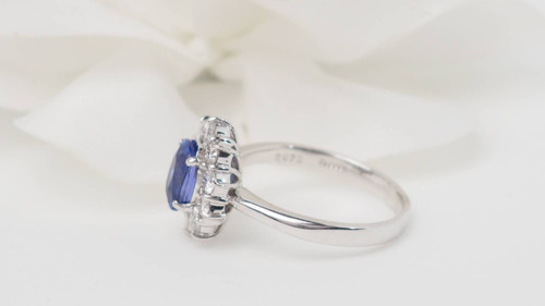 Anello Margherita in platino, tanzanite e diamanti