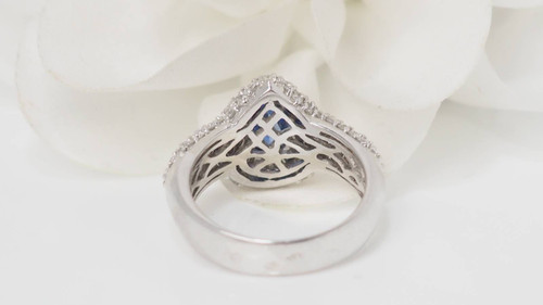 Ring in white gold, Ceylon sapphire and diamonds