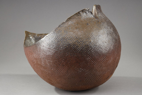 LARGE BIZEN POTTERY BASIN BY MORI TAIGA