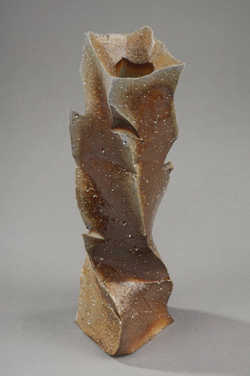 SOLIFLORE BIZEN POTTERY SCULPTURE BY MORI TAIGA, JAPAN