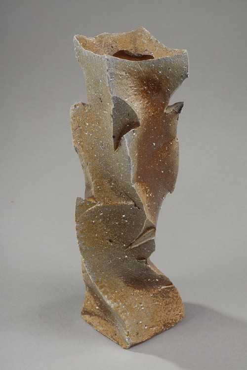 SOLIFLORE BIZEN POTTERY SCULPTURE BY MORI TAIGA, JAPAN